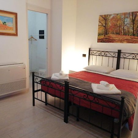 Dimora Santa Barbara Hotel แฟร์รารา ภายนอก รูปภาพ