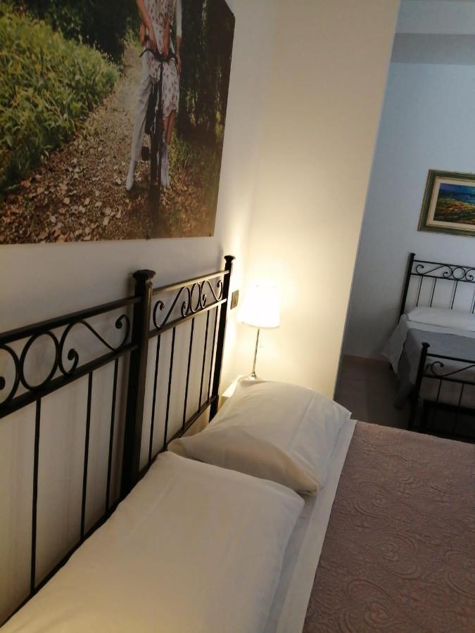 Dimora Santa Barbara Hotel แฟร์รารา ภายนอก รูปภาพ