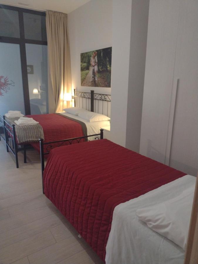 Dimora Santa Barbara Hotel แฟร์รารา ภายนอก รูปภาพ